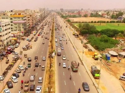 karachi s university road closed after brt work damages water pipeline karachi s university road closed after brt work damages water pipeline