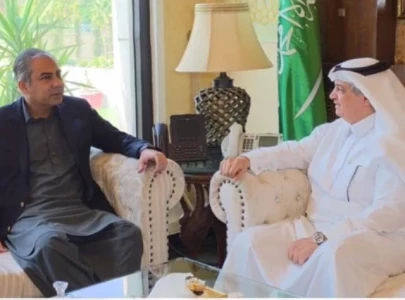 minister briefs saudi envoy on anti  beggary measures