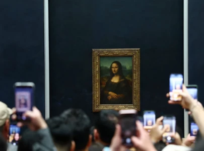 mona lisa off limits as paris shuts museums over protest fears