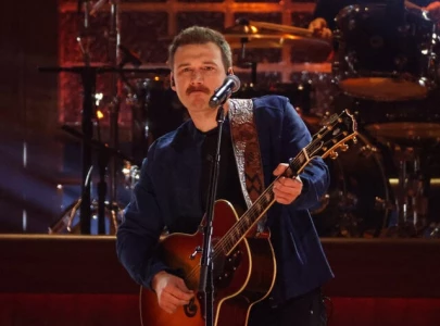 morgan wallen hit by fan s phone during denver concert morgan wallen hit by fan s phone during denver concert