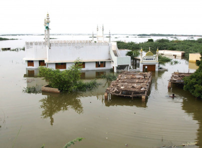 floodwaters diverted to dadu sehwan