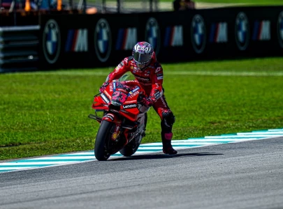 bagnaia extends motogp lead