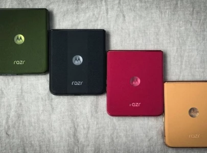 motorola razr plus unveiled with enhanced camera bigger cover screen moto ai and moto tag