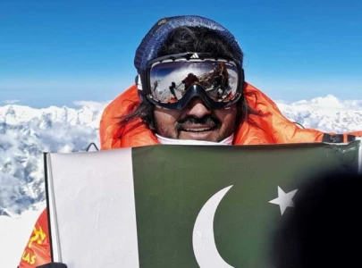 pakistani climber asad memon scales everest