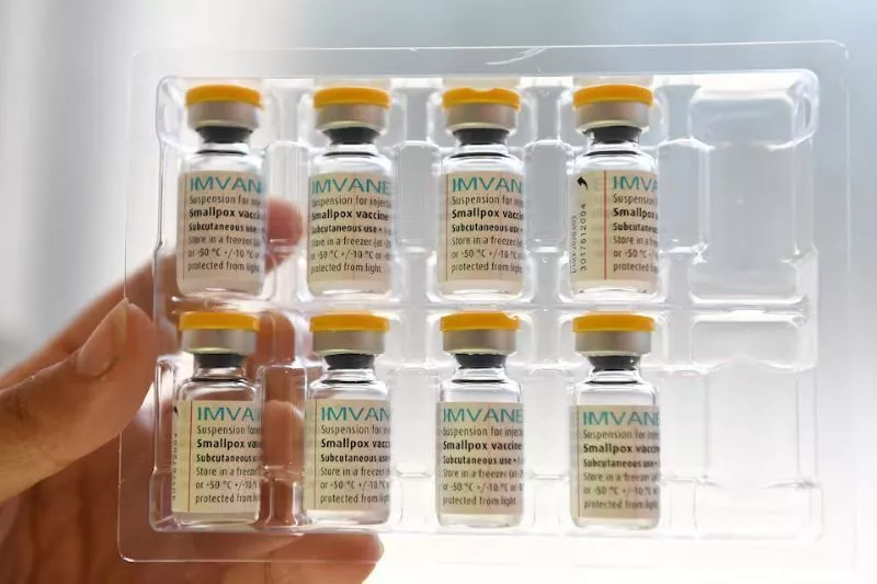 a person holds doses of bavarian nordic s imvanex vaccine used to protect against mpox virus at the edison municipal vaccination centre in paris france july 27 2022 photo reuters a person holds doses of bavarian nordic s imvanex vaccine used to protect against mpox virus at the edison municipal vaccination centre in paris france july 27 2022 photo reuters