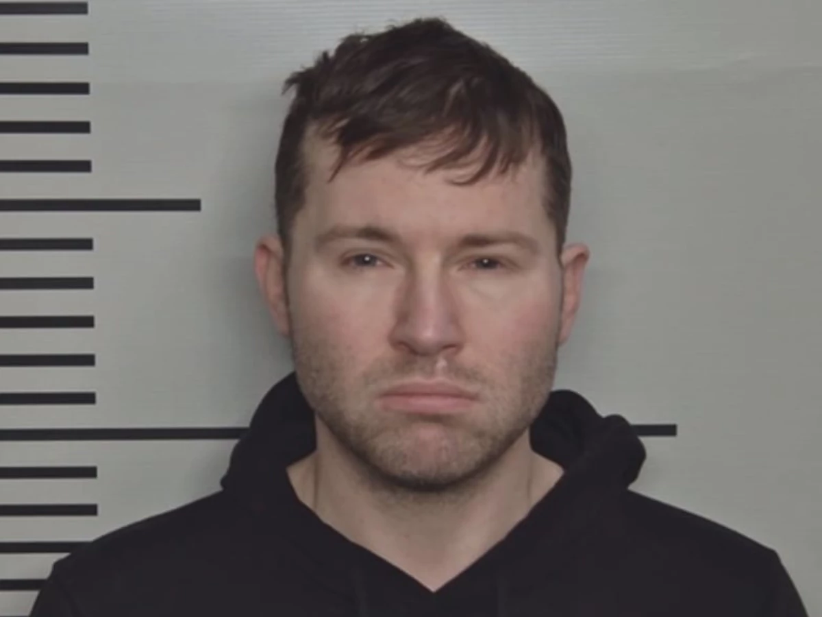 youtuber mr crafty pants faces charges for allegedly sharing illegal content involving minors