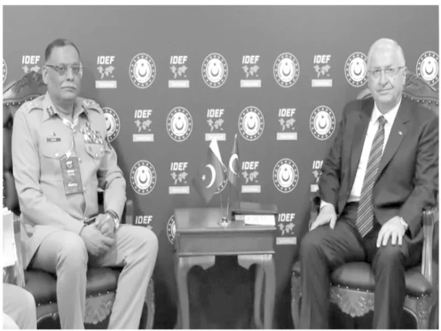 chairman joint chiefs of staff committee cjcsc general sahir shamshad mirza attended the 17th international defence industry fair idef 2025 at istanbul turkiye