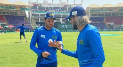 usman qadir makes important addition to bowling armoury with imran tahir s help