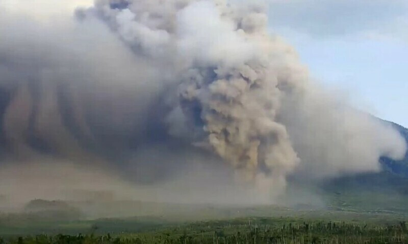 mount semeru volcano erupts volcanic ash as seen from lumajang east java province indonesia december 4 photo reuters