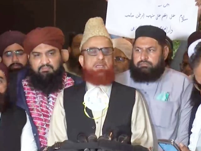 mufit muneeb addresses the media in karachi on november 1 screengrab