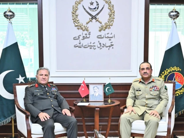 Turkish Land Forces commander lauds Pakistan military’s role in regional peace, meets top leadership