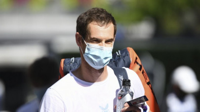 murray backs calls to remove margaret court s name from arena