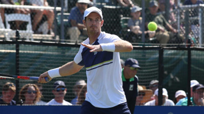 murray breezes into last 16 in newport murray breezes into last 16 in newport