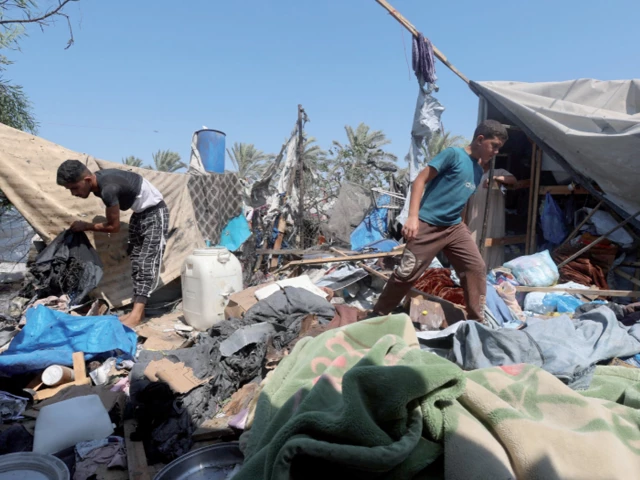 ruined shelter palestinians inspect the site of an israeli strike on a tent in khan younis southern gaza strip photo reuters ruined shelter palestinians inspect the site of an israeli strike on a tent in khan younis southern gaza strip photo reuters