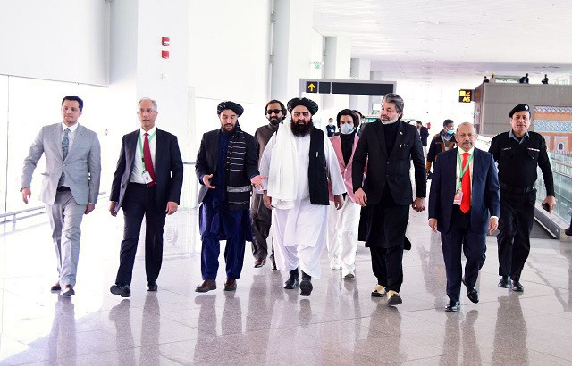 acting afghan fm amir mutaqi arrived in pakistan on dec 18 2021 to attend oic moot in islamabad photo twitter