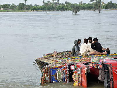 muzaffargarh oil spill threatens environment