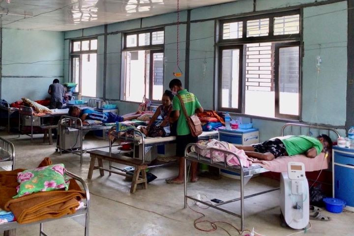 coronavirus disease covid 19 patients receive treatment at the hospital in cikha myanmar may 28 2021 picture taken may 28 2021 reuters stringer