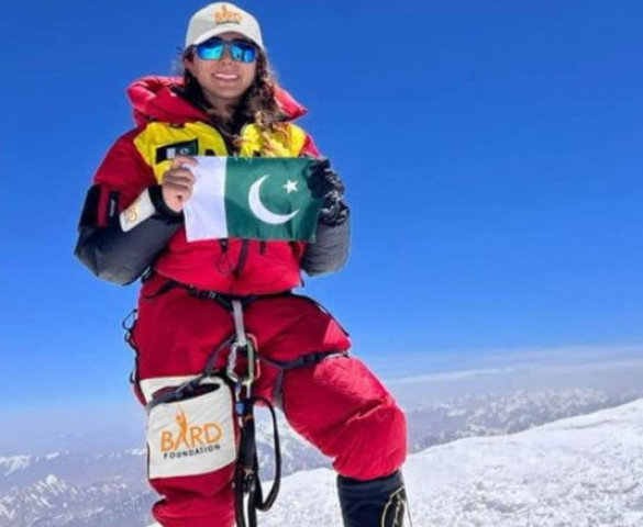 naila kiani becomes first pakistani woman to summit nepal s annapurna i naila kiani becomes first pakistani woman to summit nepal s annapurna i