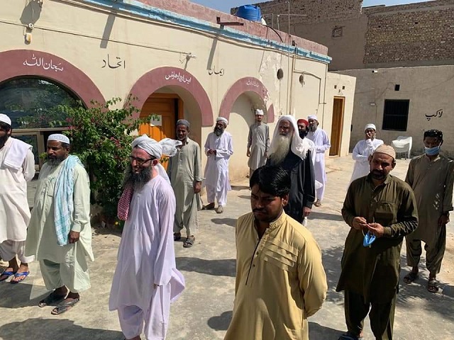 People kept at a distance after they insisted on offering prayers. Photo: EXPRESS