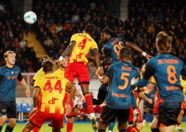 napoli three points clear at serie a summit after win at lecce napoli three points clear at serie a summit after win at lecce