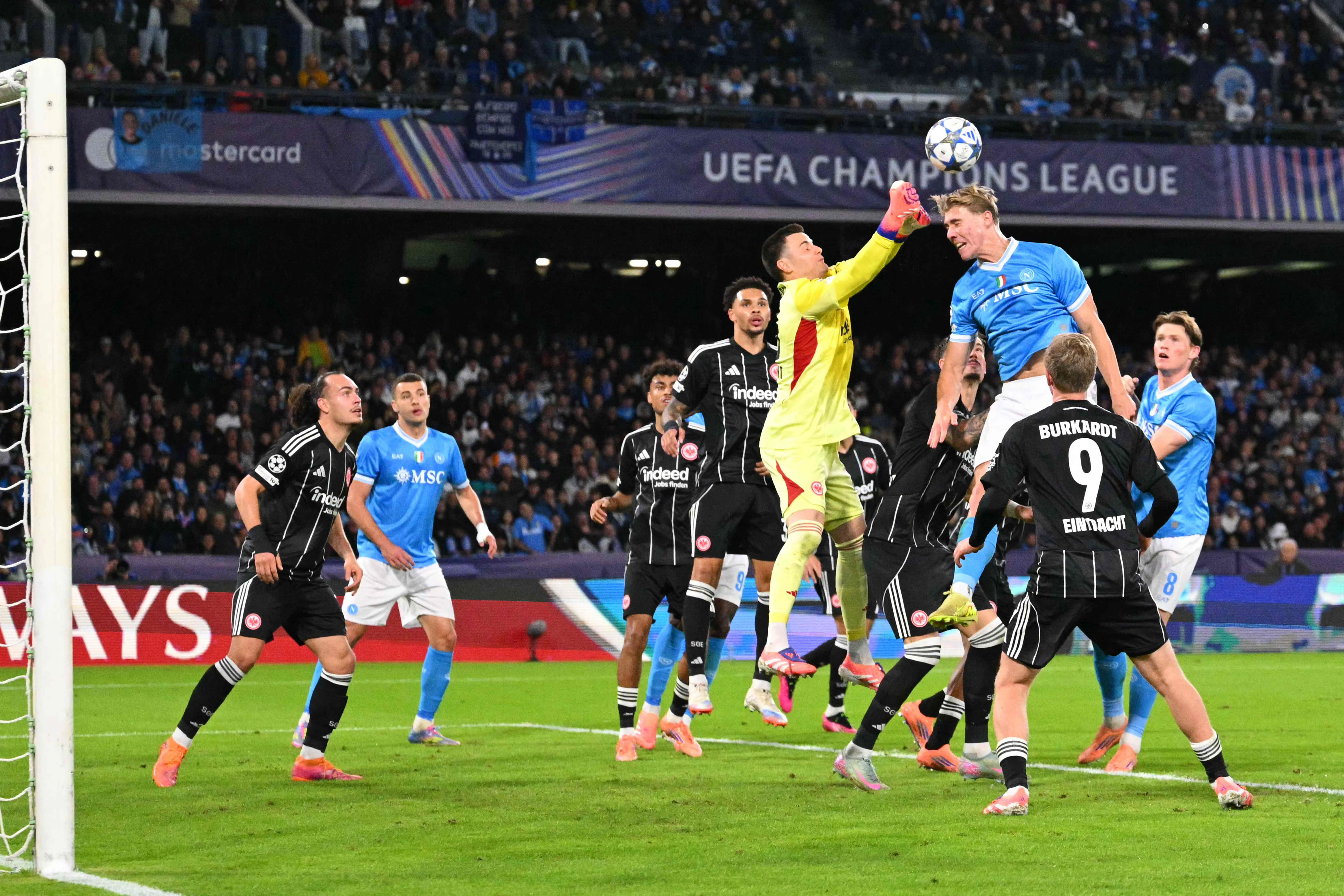 napoli and eintracht frankfurt in ucl stalemate