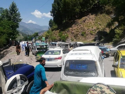 tourists flock to scenic destinations on eid tourists flock to scenic destinations on eid