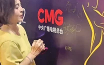 natasha carries khushboo to beijing stage natasha carries khushboo to beijing stage