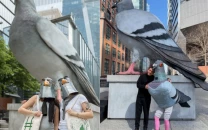 farewell to new york s 21 foot dinosaur pigeon as high line celebrates viral sculpture s final bow