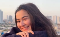 hania aamir decries people hate happy women hania aamir decries people hate happy women