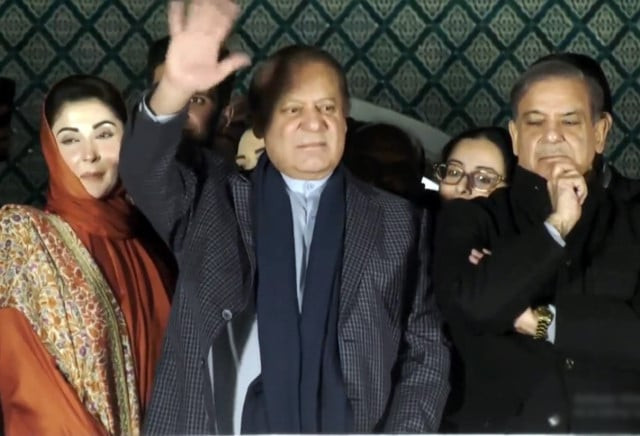 ro stopped from issuing na 15 mansehra results on nawaz s plea ro stopped from issuing na 15 mansehra results on nawaz s plea