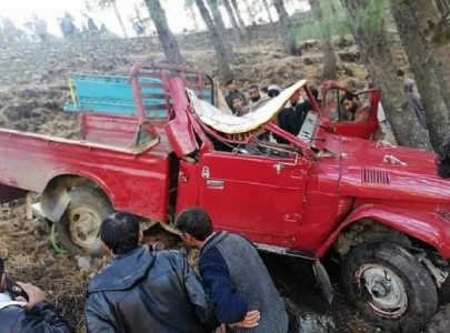 10 drown after jeep plunges into neelum river