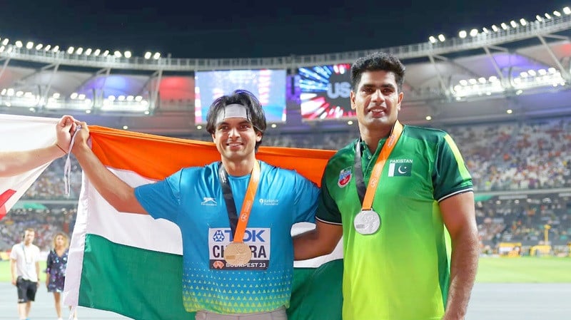 neeraj chopra of india alongside arshad nadeem of pakistan photo olympics