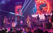 nepali singer honours reshma at world culture festival in karachi nepali singer honours reshma at world culture festival in karachi