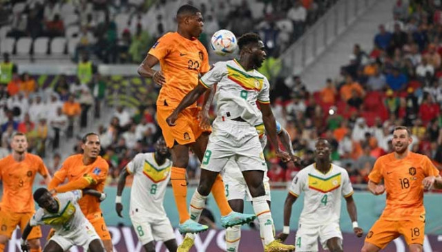 netherlands strike late to beat senegal netherlands strike late to beat senegal
