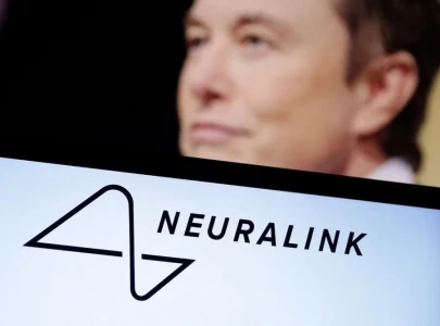 musk s neuralink shows first brain chip patient playing online chess musk s neuralink shows first brain chip patient playing online chess