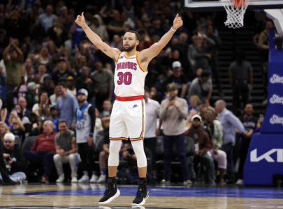 steph curry runs the show as warriors sink magic steph curry runs the show as warriors sink magic