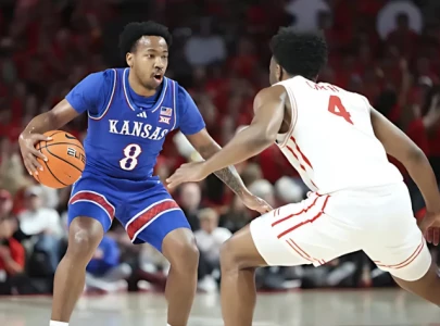 kansas vs houston 59 65 cougars win big 12 title as jayhawks finish season