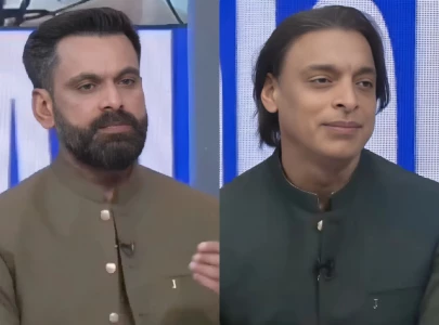 watch fiery debate between hafeez akhtar about 90s cricketers legacy