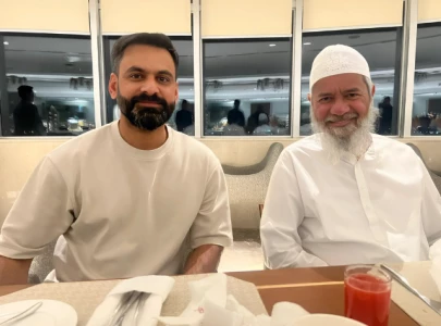 mohammad hafeez faces social media backlash for meeting dr zakir naik mohammad hafeez faces social media backlash for meeting dr zakir naik