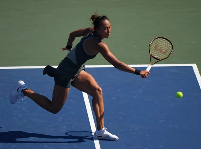 qinwen zheng secures straight sets win against lulu sun at indian wells open qinwen zheng secures straight sets win against lulu sun at indian wells open