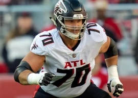 atlanta falcons renew jake matthews through 2028 but may lose drew dalman