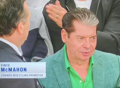 disgraced ex ceo of wwe vince mcmahon appears live during heat vs knicks