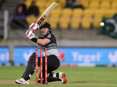 tim seifert stars as new zealand thrash pakistan by 8 wickets to clinch series
