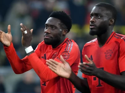 alphonso davies suffers acl injury dayot upamecano also sidelined for bayern alphonso davies suffers acl injury dayot upamecano also sidelined for bayern