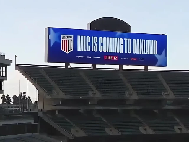 tribune tribune