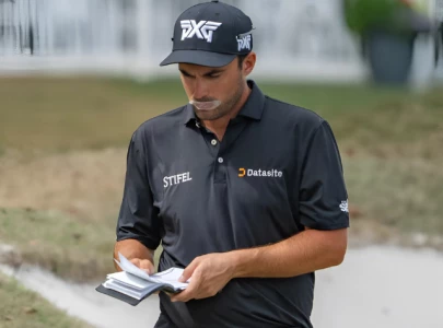 watch pro golfer tapes mouth shut to control outburst