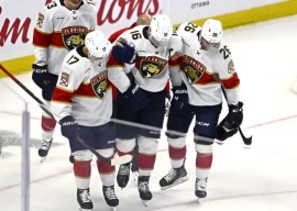 aleksander barkov injured in game 2 of nhl playoffs likely out of game 3