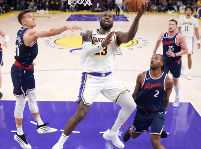 lebron james is 1 point away from 50 000 in nba career lebron james is 1 point away from 50 000 in nba career
