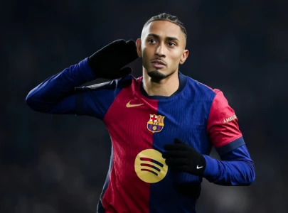 manchester united reportedly submit 70m bid for barcelona s raphinha manchester united reportedly submit 70m bid for barcelona s raphinha