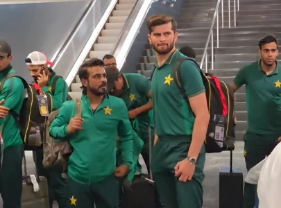 watch pakistan team arrives in wellington for final t20i against new zealand
